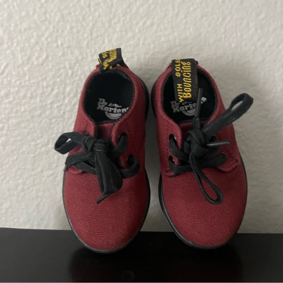 Dr. Martens Kacy cherry red shoes 4C - Picture 2 of 7